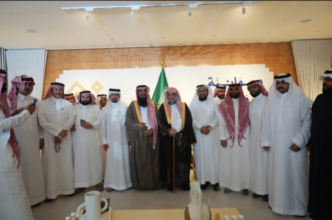 “الوطن في عيون الشعراء” في ديوانية ال مشدود بحضور الشيخ عايض القرني