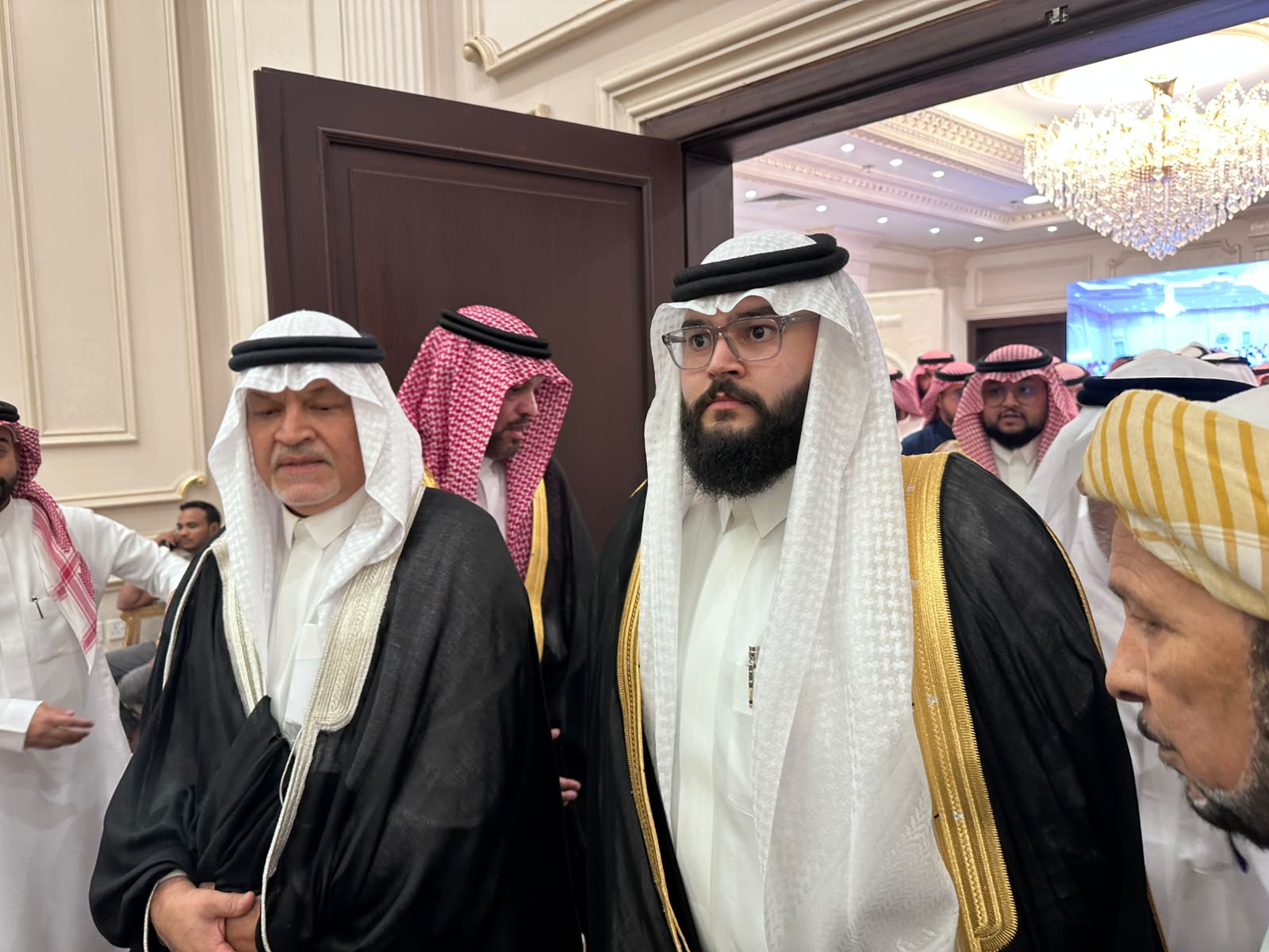 حضور مميز يزيّن حفل زفاف الدكتور أصيل عبدالله إحسان في جدة
