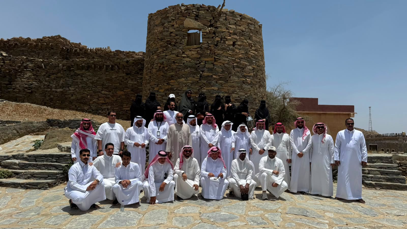 وزارة السياحة تختتم دورة الإرشاد السياحي بمنطقة الباحة بعد 56 ساعة تدريبية وزيارات ميدانية متخصصة