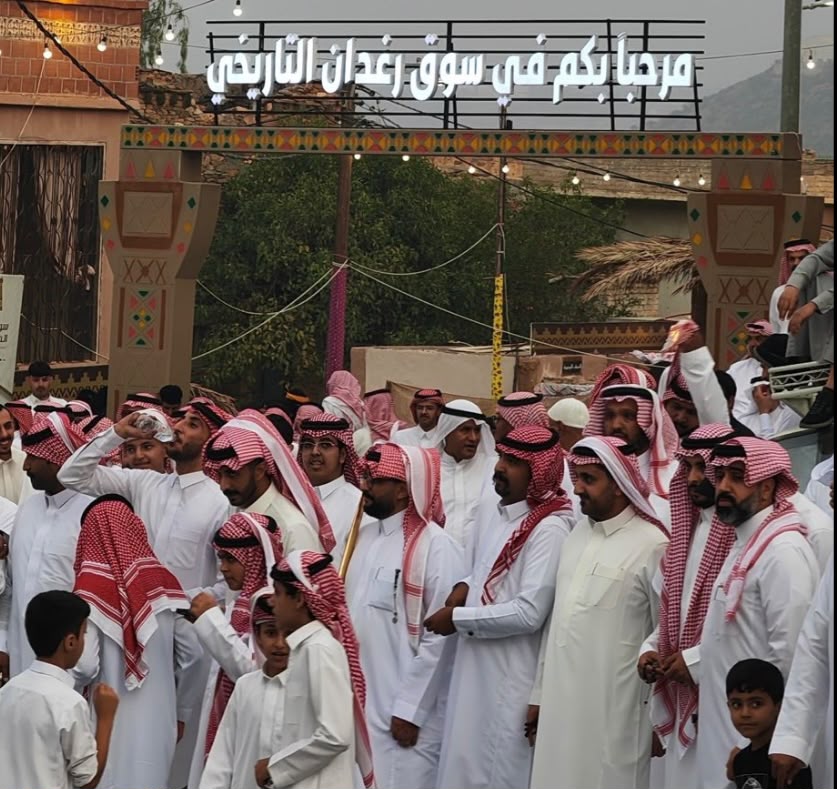 هايكنج سوق رغدان التاريخي يجمع عشاق المشي والاستكشاف
