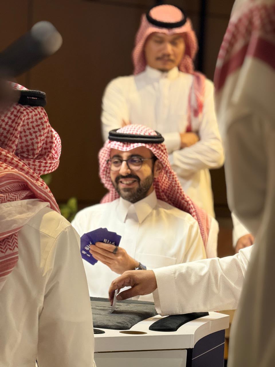 همة.. حين تمتطي الكلمة صهوة الخيل وتوثّق المجد بعدسة الإعلام