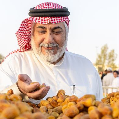 مهرجانات التمور تستقطب العائلات والزوار “صيف القصيم”.. تجربة سياحية نابضة بالحياة