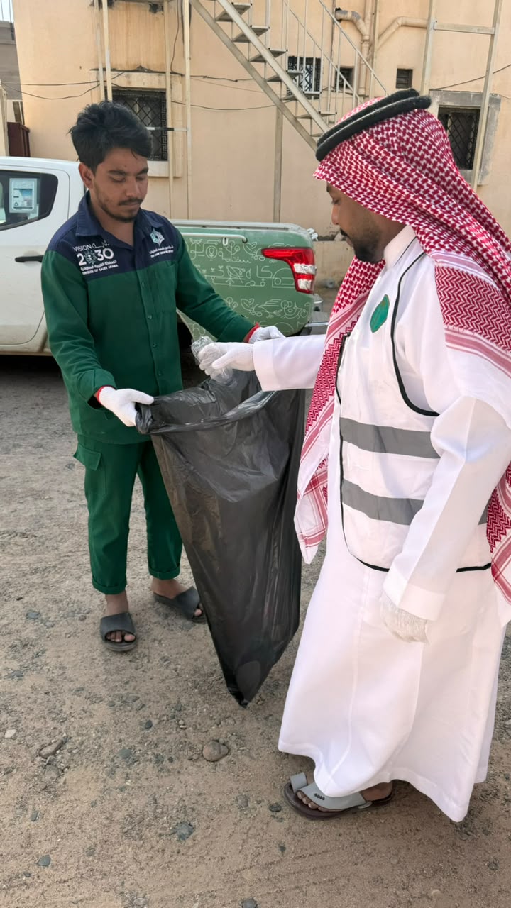 بيئة رنيه تنفذ  مبادرة «نظافه في فناء مكتب رنيه »،