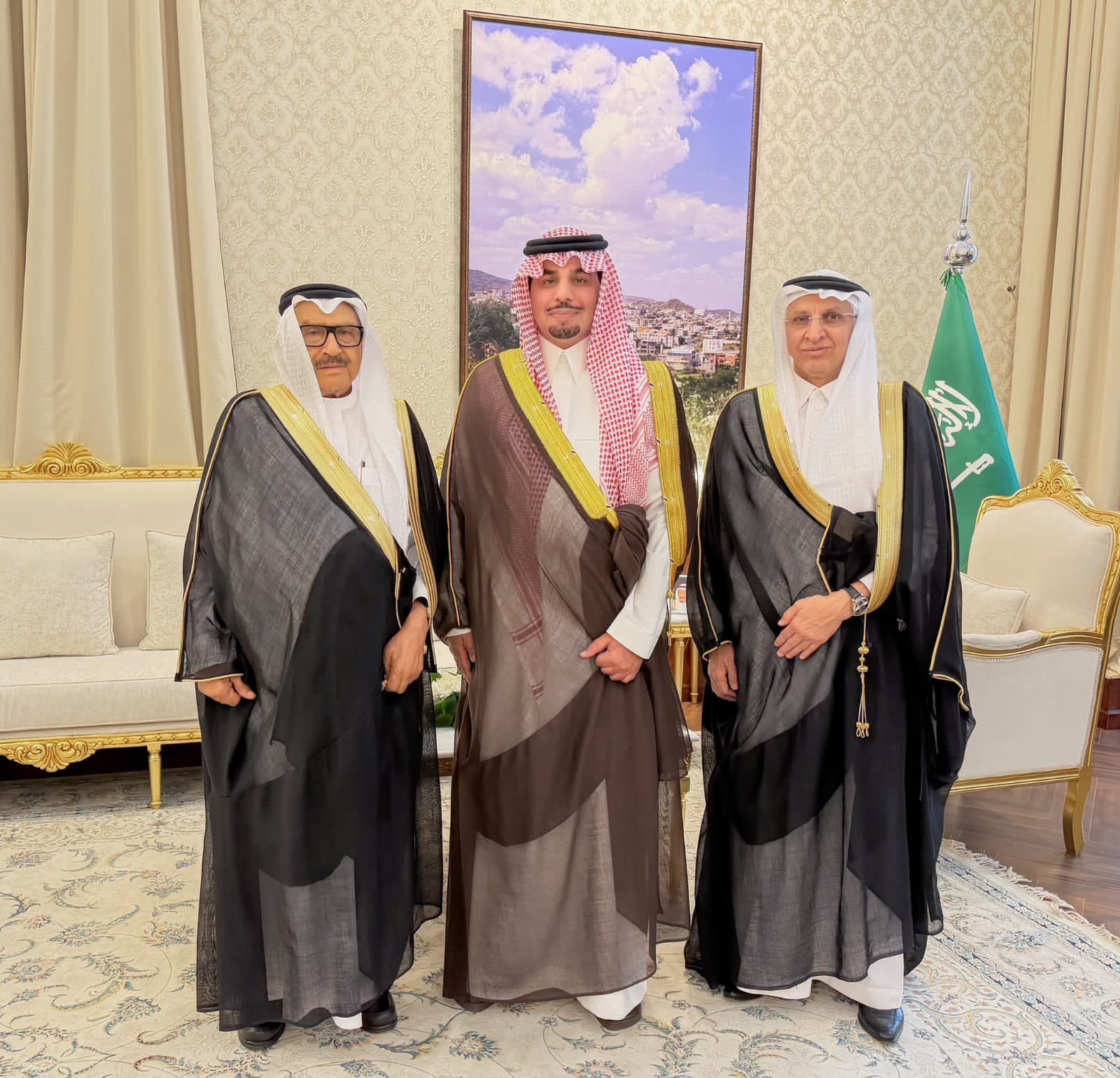 نائب أمير الباحة يستقبل رجل الأعمال سعيد العنقري