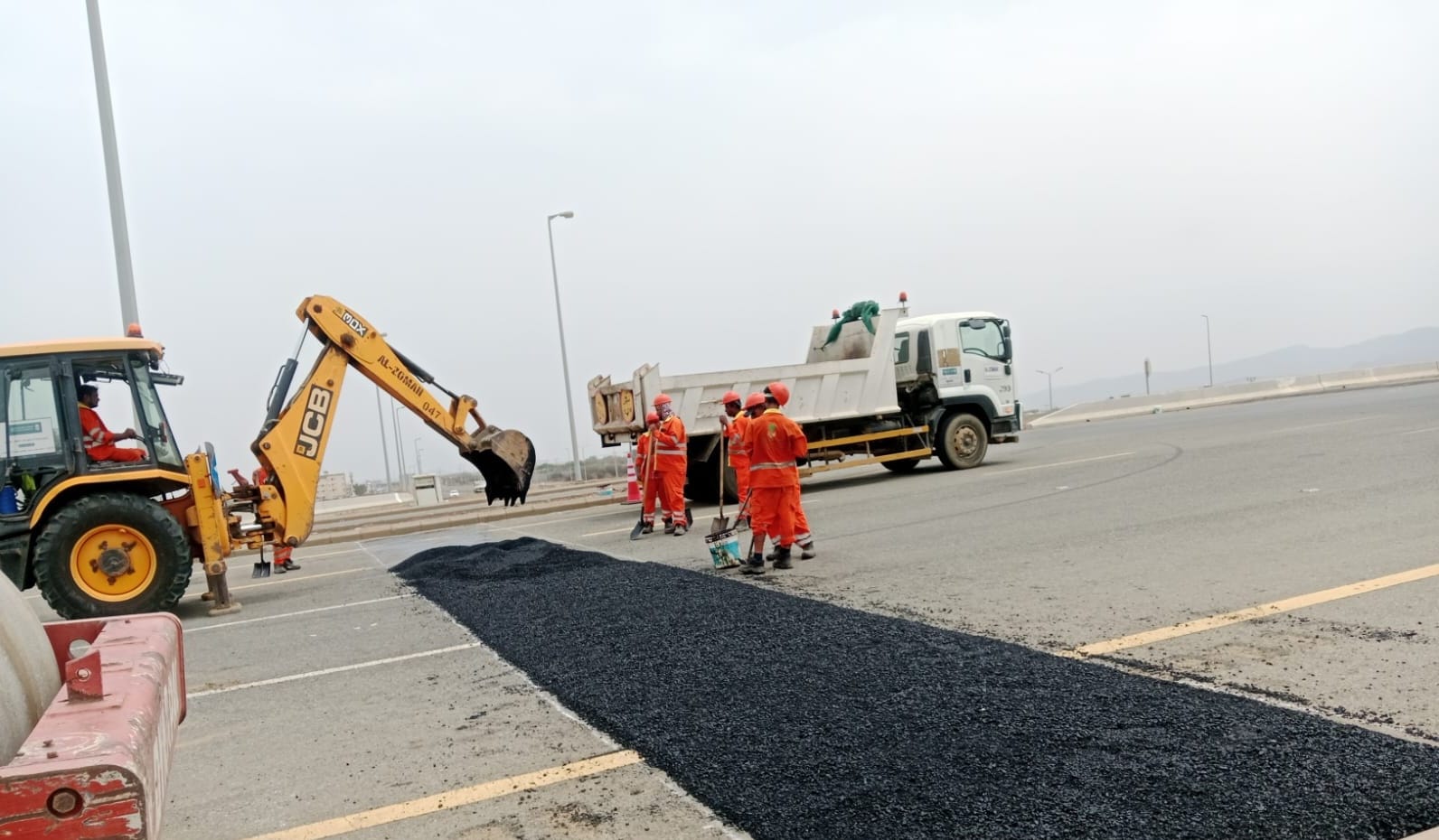 الهيئة العامة للطرق… عطاءٌ مستمر وإنجازٌ مميز لتعزيز السلامة بكبري وادي الرباح طريق الحصمة