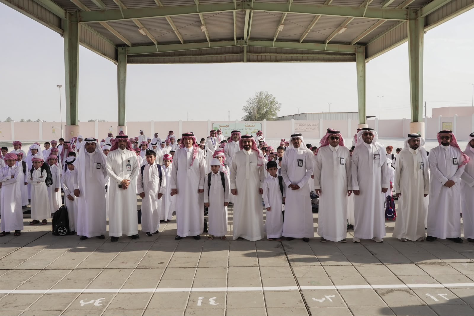 وكيل المحافظة يشارك الطلاب انطلاق العام الدراسي الجديد