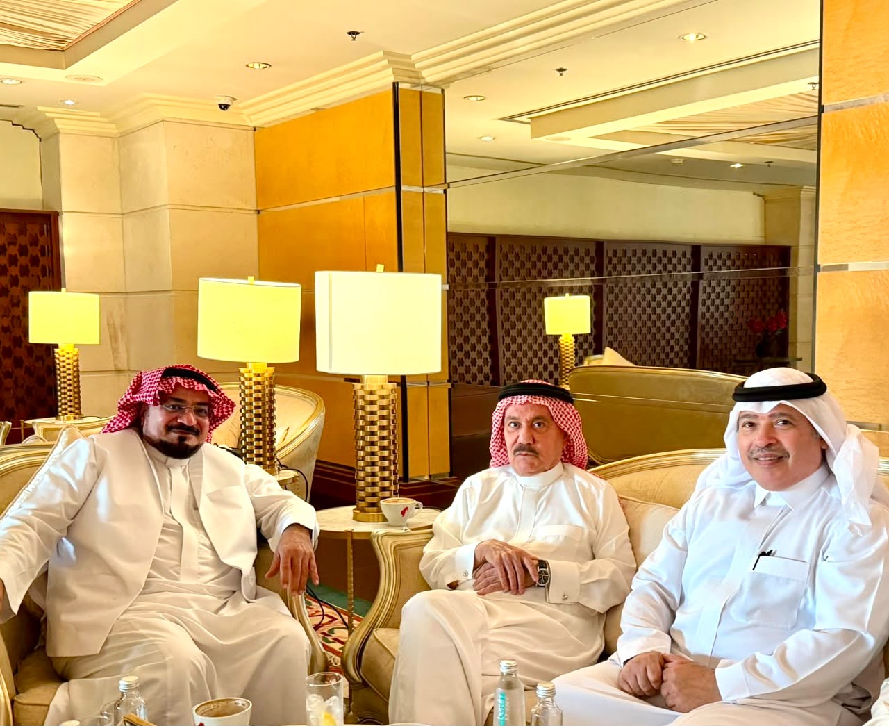رجل الأعمال محمود رفيق يلتقي الفريق أسعد الفريح واللواء محمد فريح في جدة
