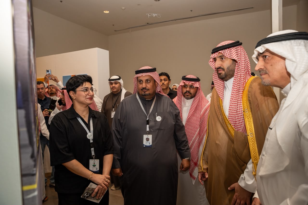 الأمير عبدالعزيز بن فيصل بن عبدالمجيد آل سعود يدشن معرض “جدة حاضرها إمتداد لماضيها “