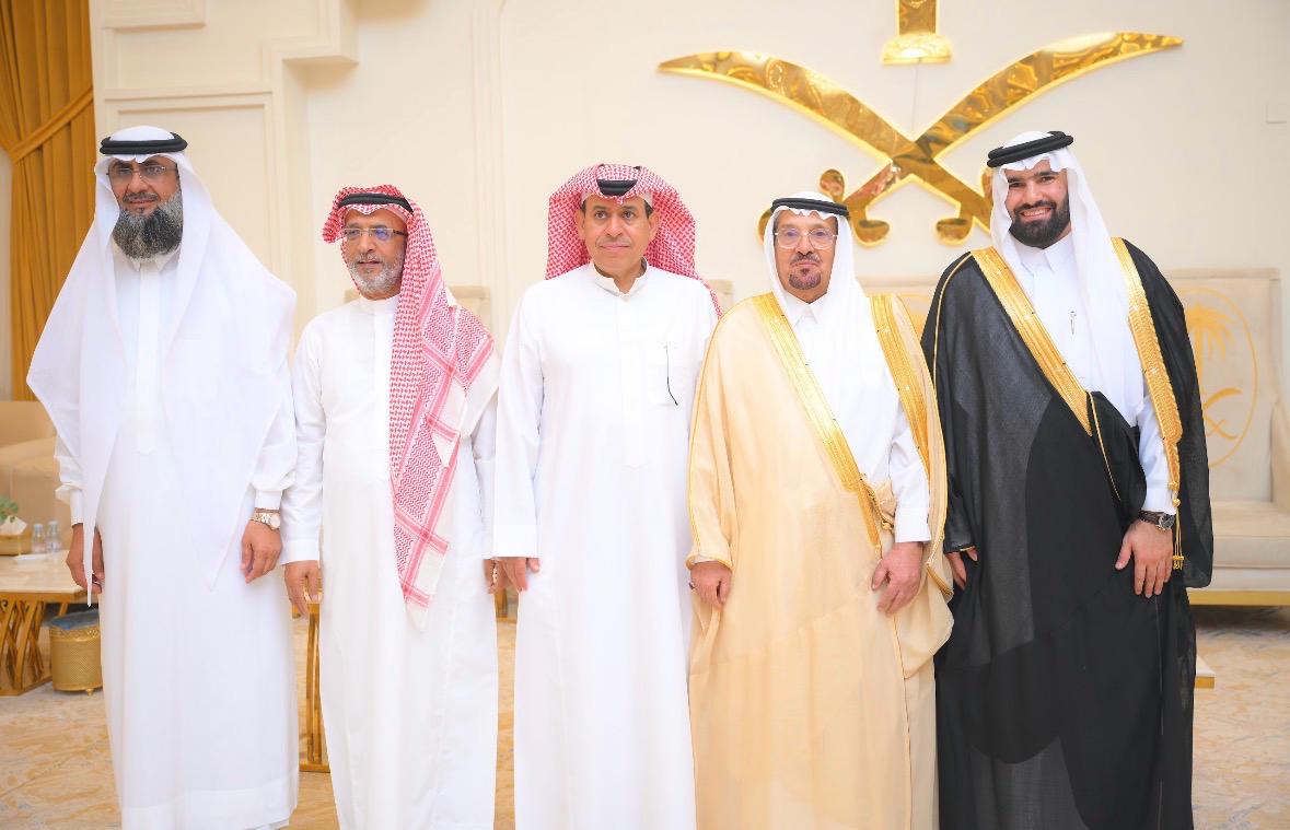 الإعلام والرياضة يشاركان النمشان فرحته بزواج محمد الرياض