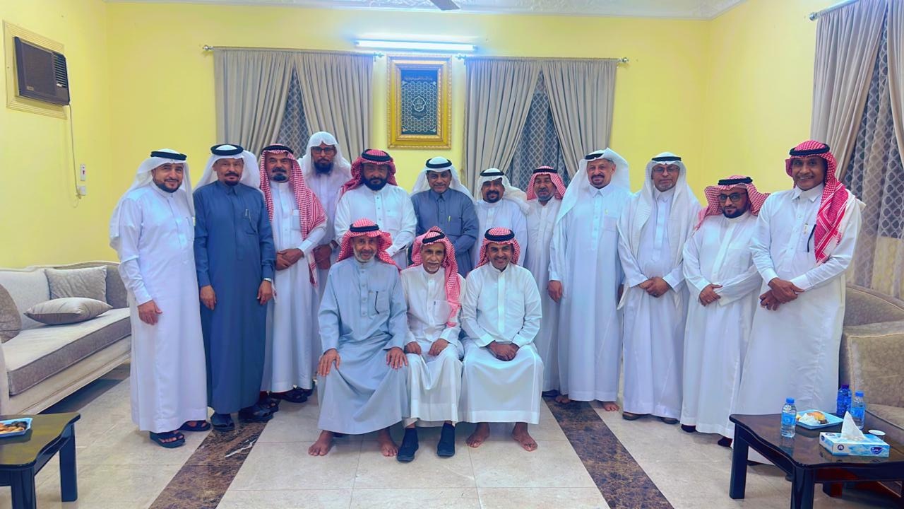 اجتماع اللجنة الاستشارية لمكتب المتقاعدين بمحافظة أبوعريش ..