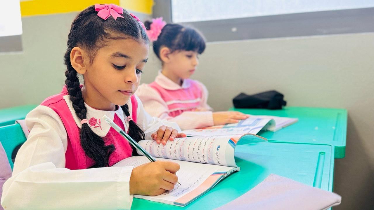 مع انطلاقة العام الدراسي.. 700 ألف طالب وطالبة ينتظمون في مدارس جدة ورابغ وخليص والكامل