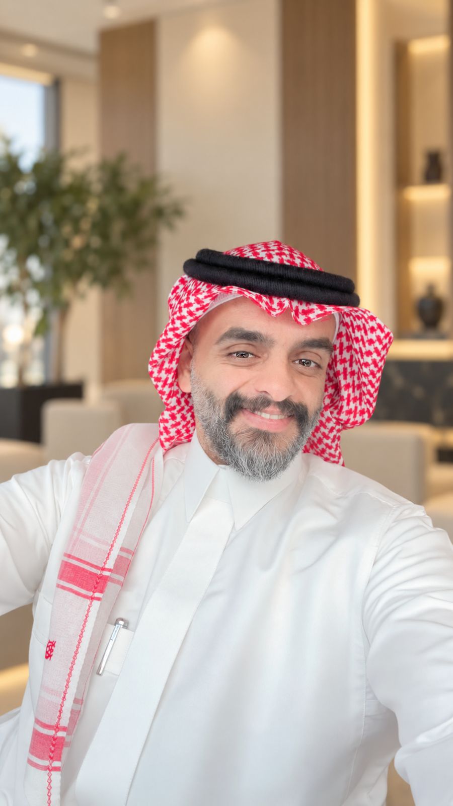 المرشد السياحي صوت المكان وذاكرة الرحلة