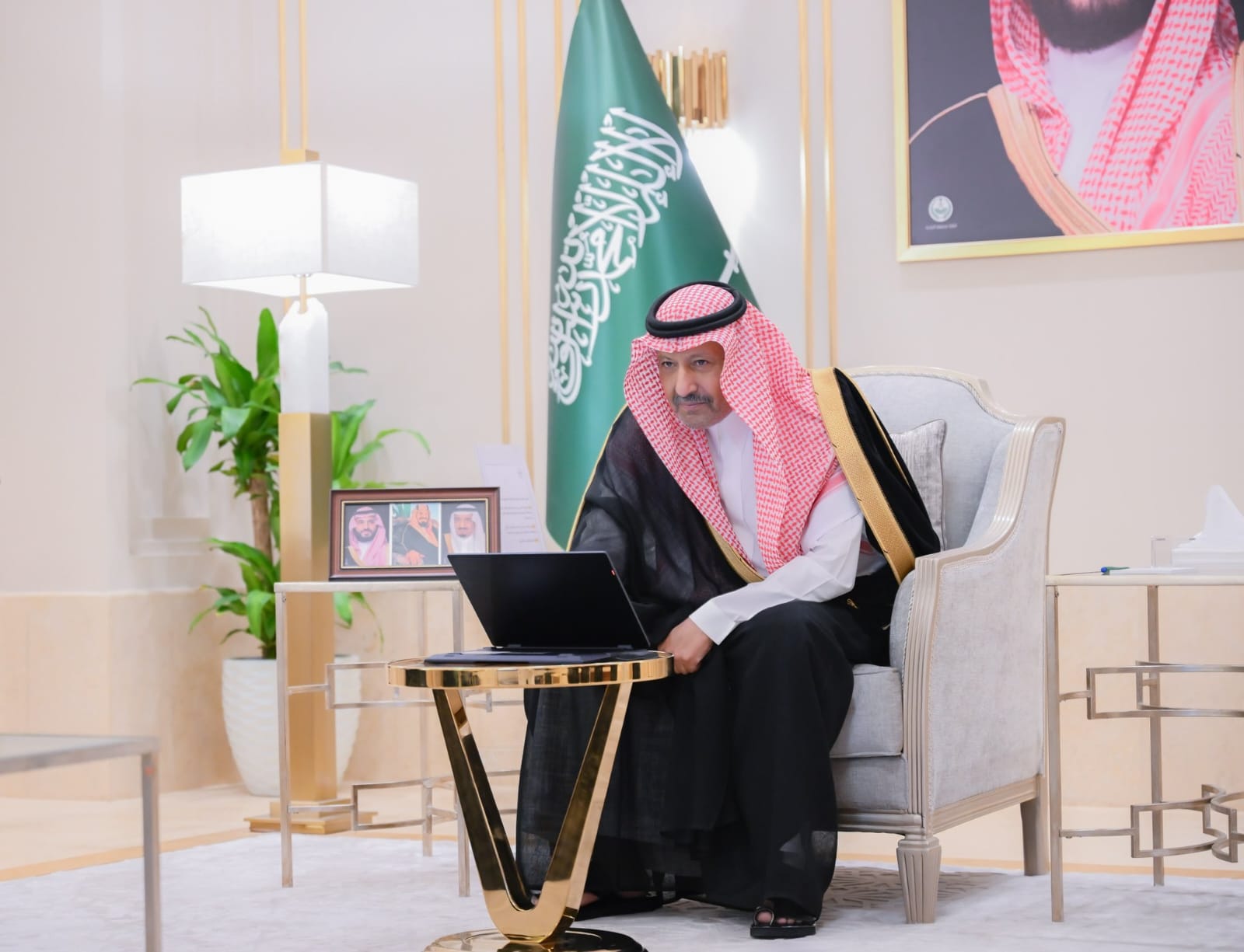 أمير الباحة يدشن المركز التعليمي للجامعة السعودية الإلكترونية بالمنطقة