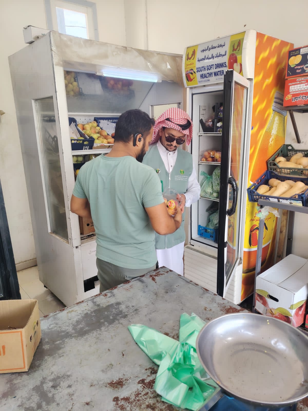 بيئة العرضيات ينفذ جولة رقابية على أسواق الخضار والفواكه
