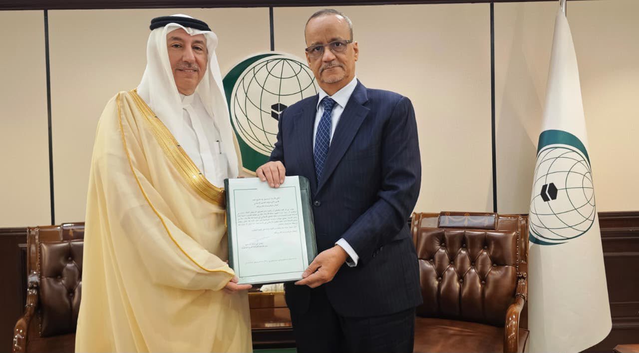 أمين عام منظمة التعاون الإسلامي يتسلّم أوراق اعتماد المندوب الدائم الجديد للسعودية