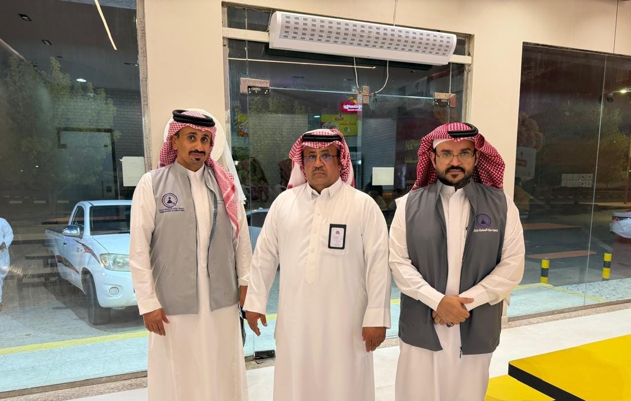 جمعية حماية المستهلك بنجران وبلدية شرورة تنفذان جولة ميدانية