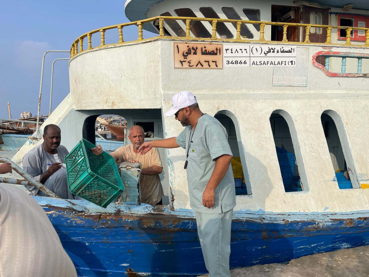 بيئة القنفذة تكثّف الرقابة على مرفأ الصيادين لتعزيز سلامة المنتجات وحماية الثروة السمكية