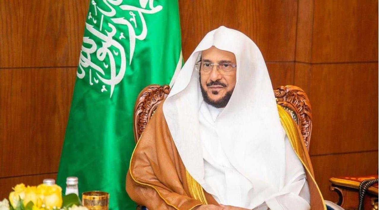 وزير الشؤون الإسلامية يوجّه بتخصيص خطبة الجمعة للحديث عن نعم الله على المملكة ووحدة الوطن وأمنه