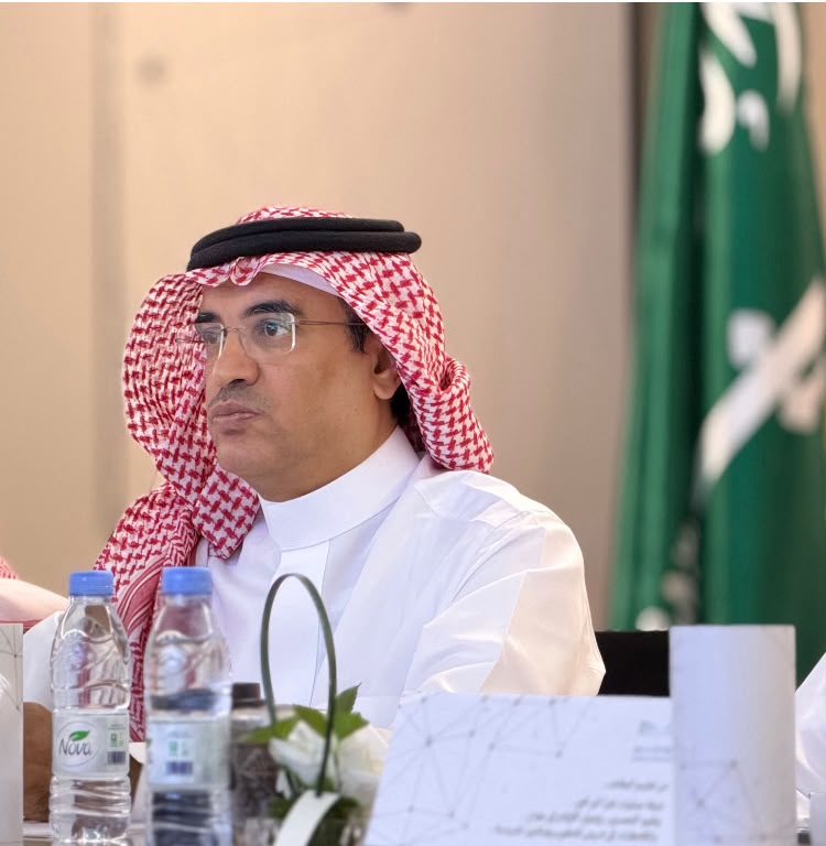 مدير عام تعليم الطائف يتابع مؤشرات الأداء من خلال غرفة حالة التعليم