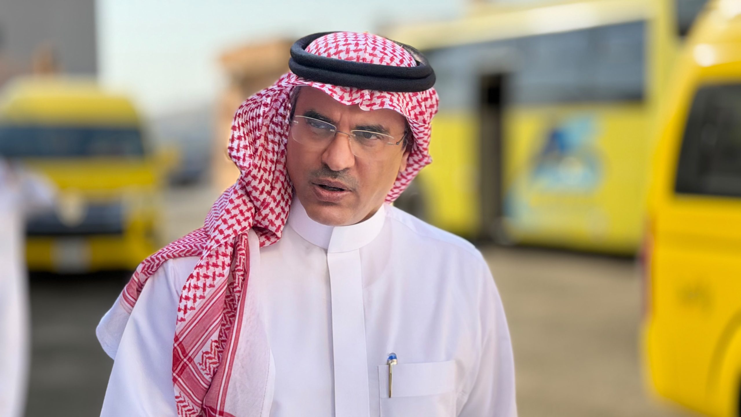 مدير تعليم الطائف يتفقد أسطول النقل المدرسي الحديث  