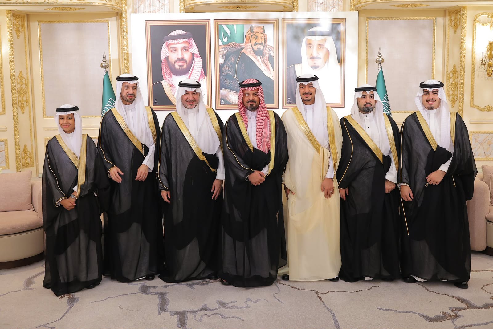 بحضور أصحاب السمو الملكي والمعالي والسعادة وكبار المسؤولين.. آل زقزوق وآل أكبر يحتفلون بزفاف فارس