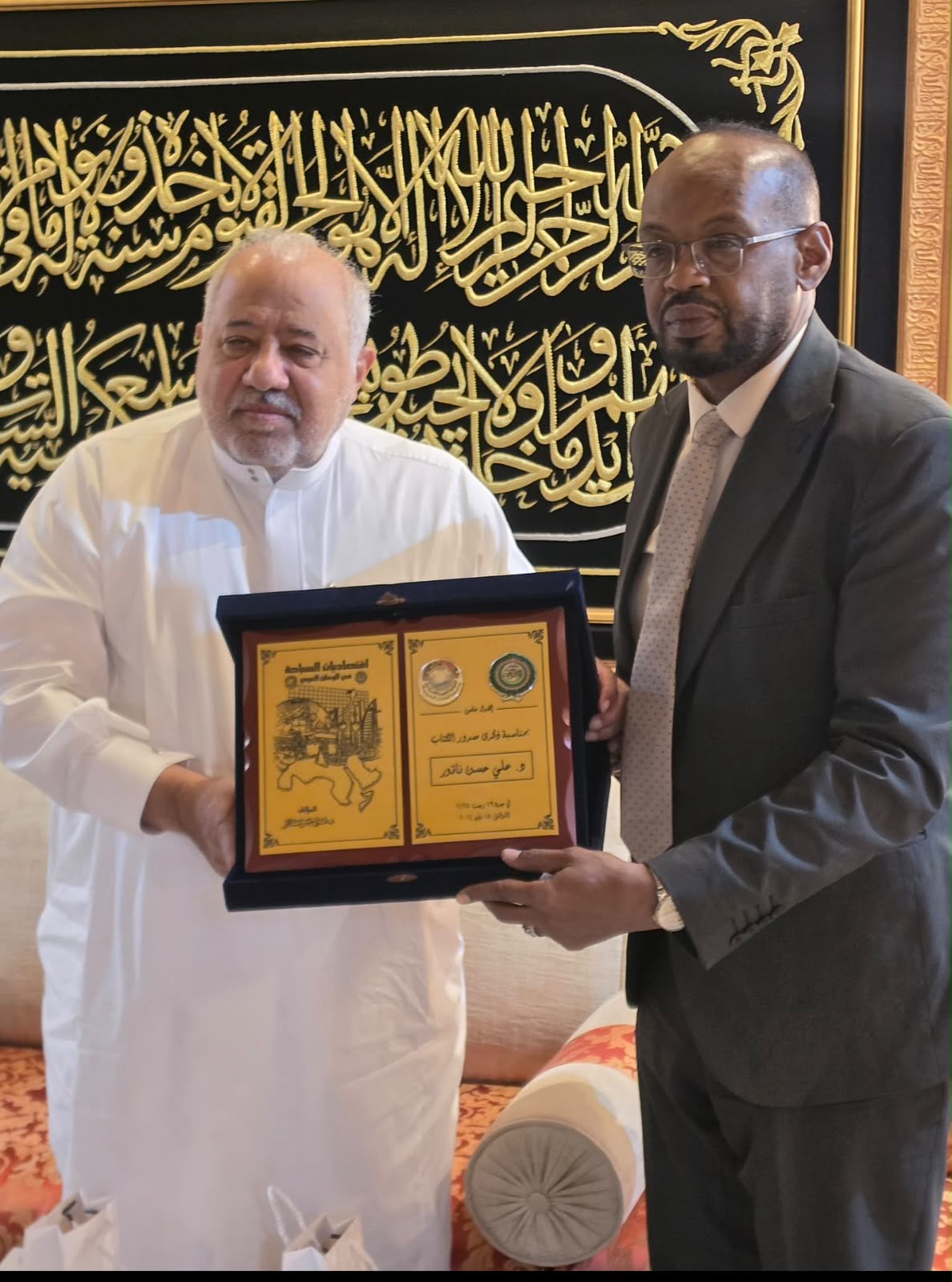 مسؤول بمنظمة السياحة العربية يحتفي برئيس الإتحاد العربي للإعلام السياحي