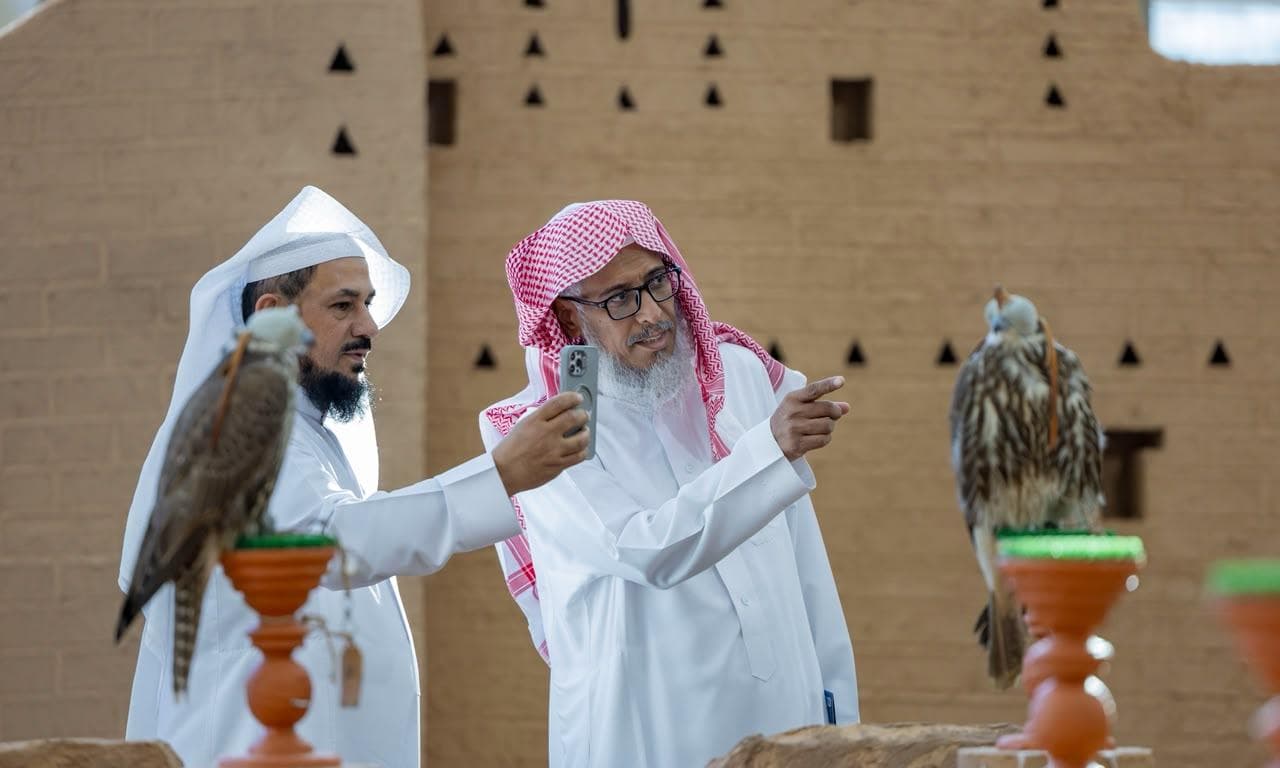مهرجان الملك عبدالعزيز للصقور 2026 يخصص (3) أشواط للصقور المنغولية المبيعة في معرض الصقور والصيد السعودي الدولي