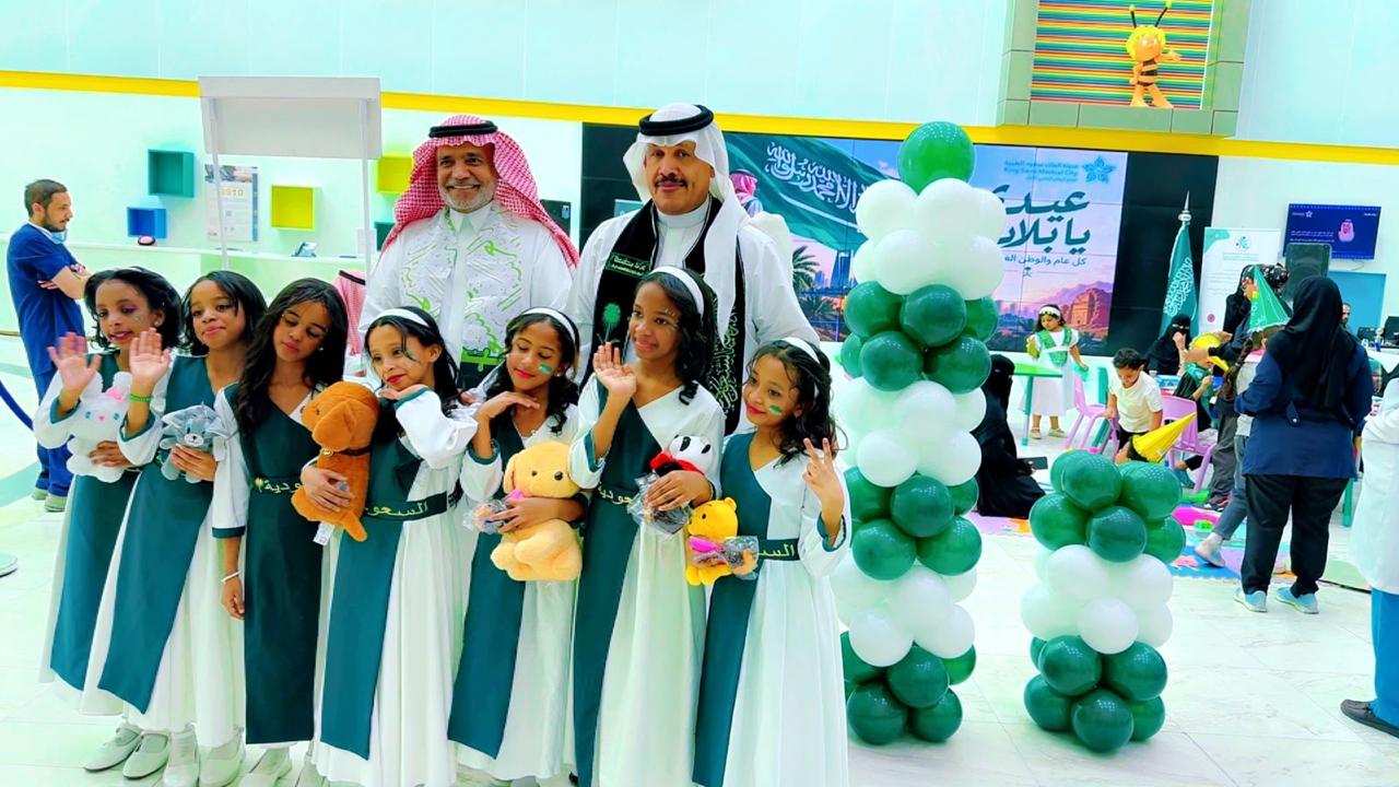 مستشفى الأطفال بمدينة الملك سعود الطبية يحتفل باليوم الوطني الـ96 بمشاركة جمعيات وفرق تطوعية