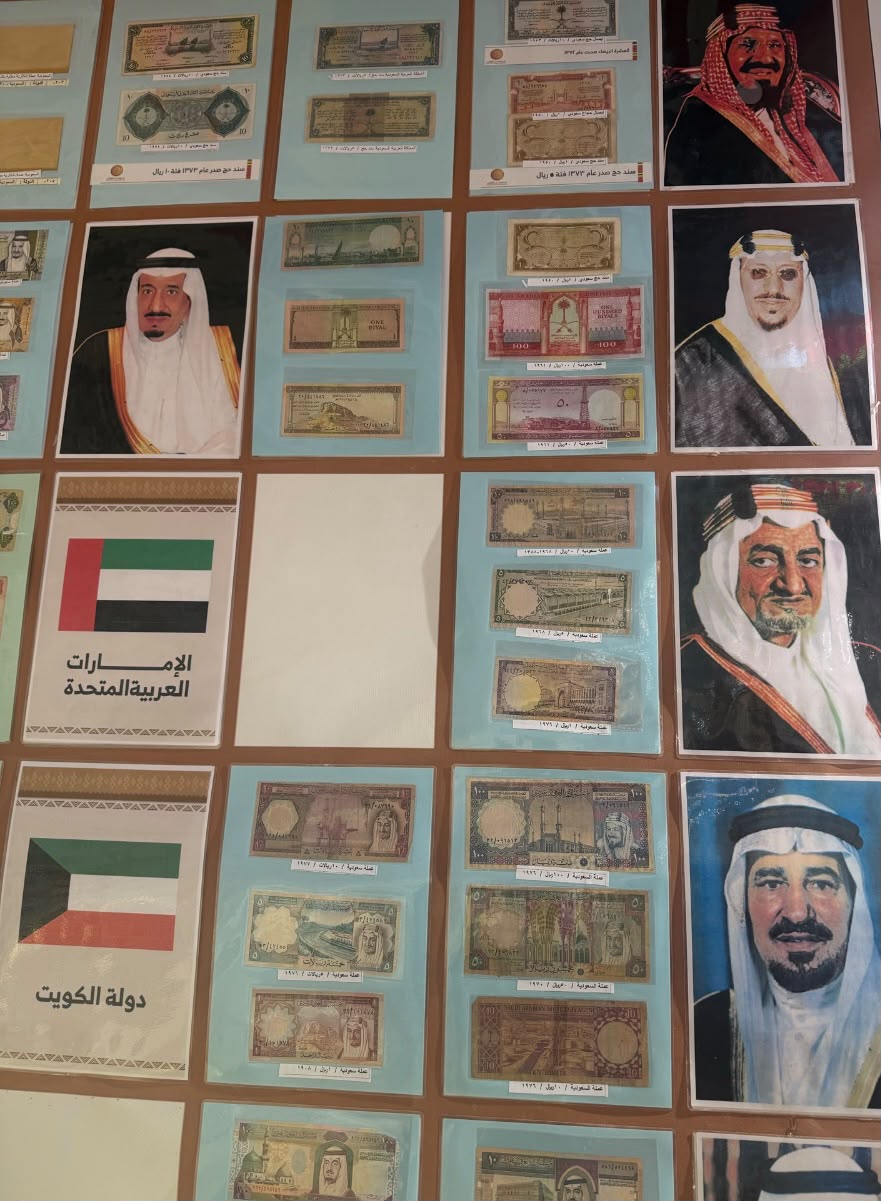 متحف ديار العز للعملات يضم أكثر من 80 ألف قطعة نقدية وورقية من 196 دولة
