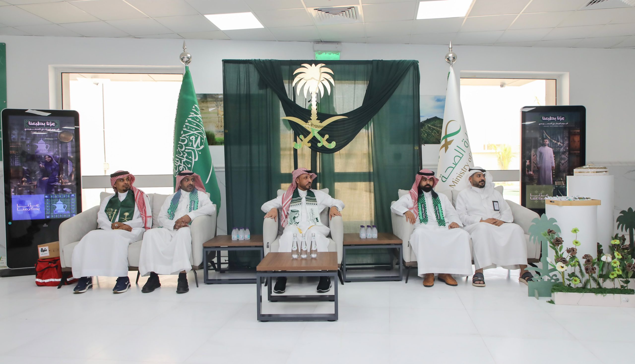 في أجواء وطنية مفعمة بالولاء والانتماء. فرع وزارة الصحة بمنطقة جازان يحتفي باليوم الوطني السعودي 