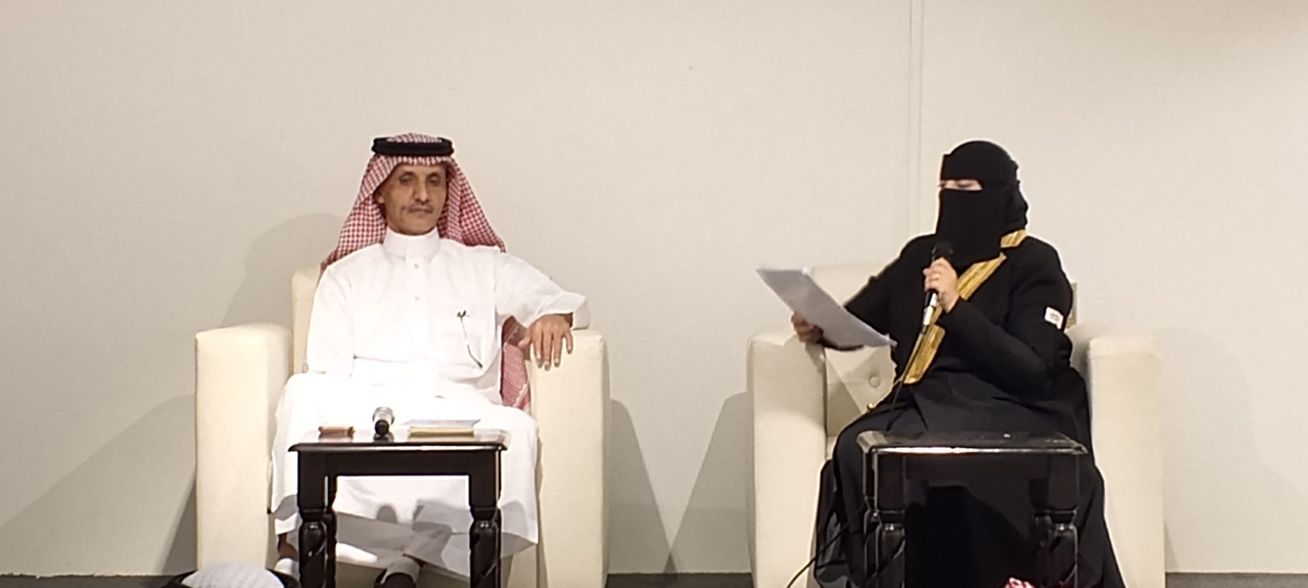 «قلبٌ من زجاج» يبوح على عتبات الشعر في أمسية حامد أبو طلعة بأدبي جازان