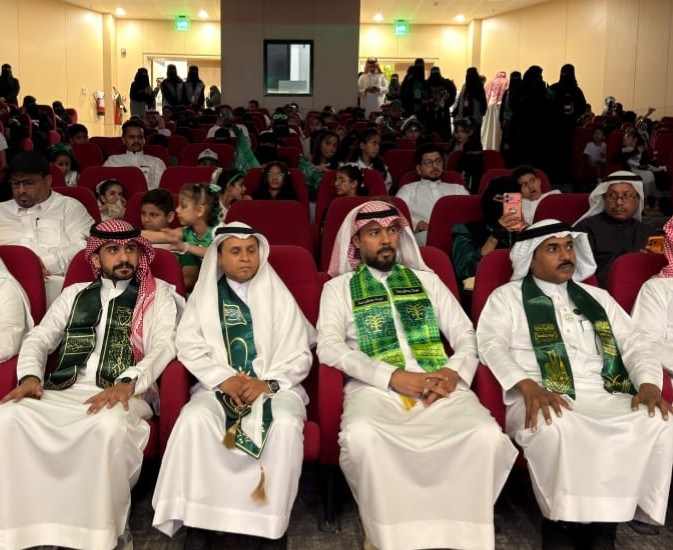 وسط أجواءٌ من الفخرِ والانتماء…مركز التنمية الاجتماعية بجازان وبالتعاون مع بيت الثقافة بجيزان يحتفيان باليوم الوطني السعودي.