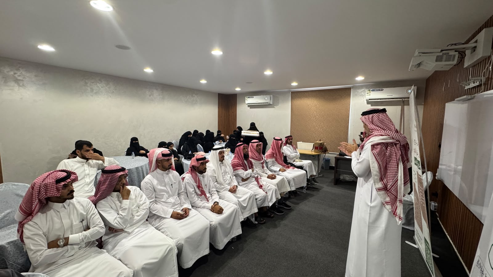 جمعية رفيق النجاح تقيم فعالية بمناسبة اليوم العالمي للغة الاشارة