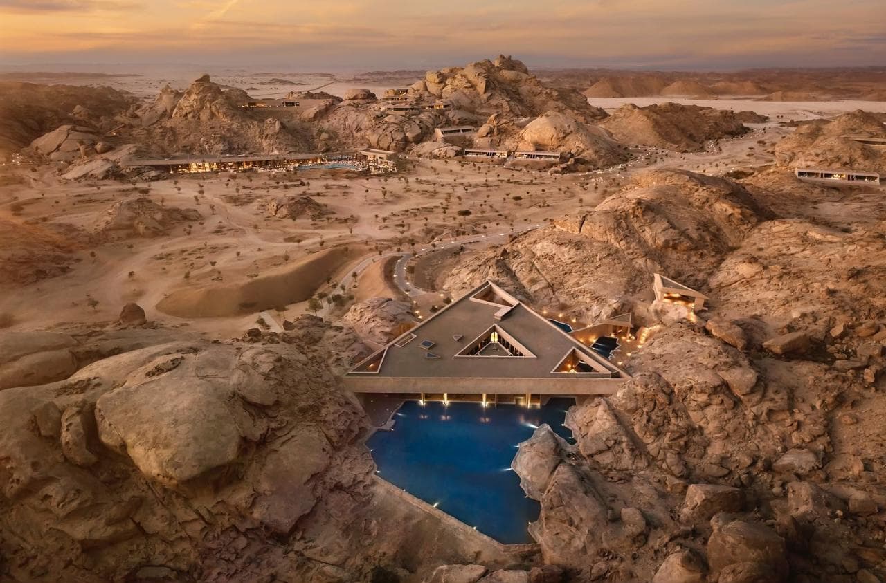 من القاعات المغلقة إلى الوجهات الوطنية