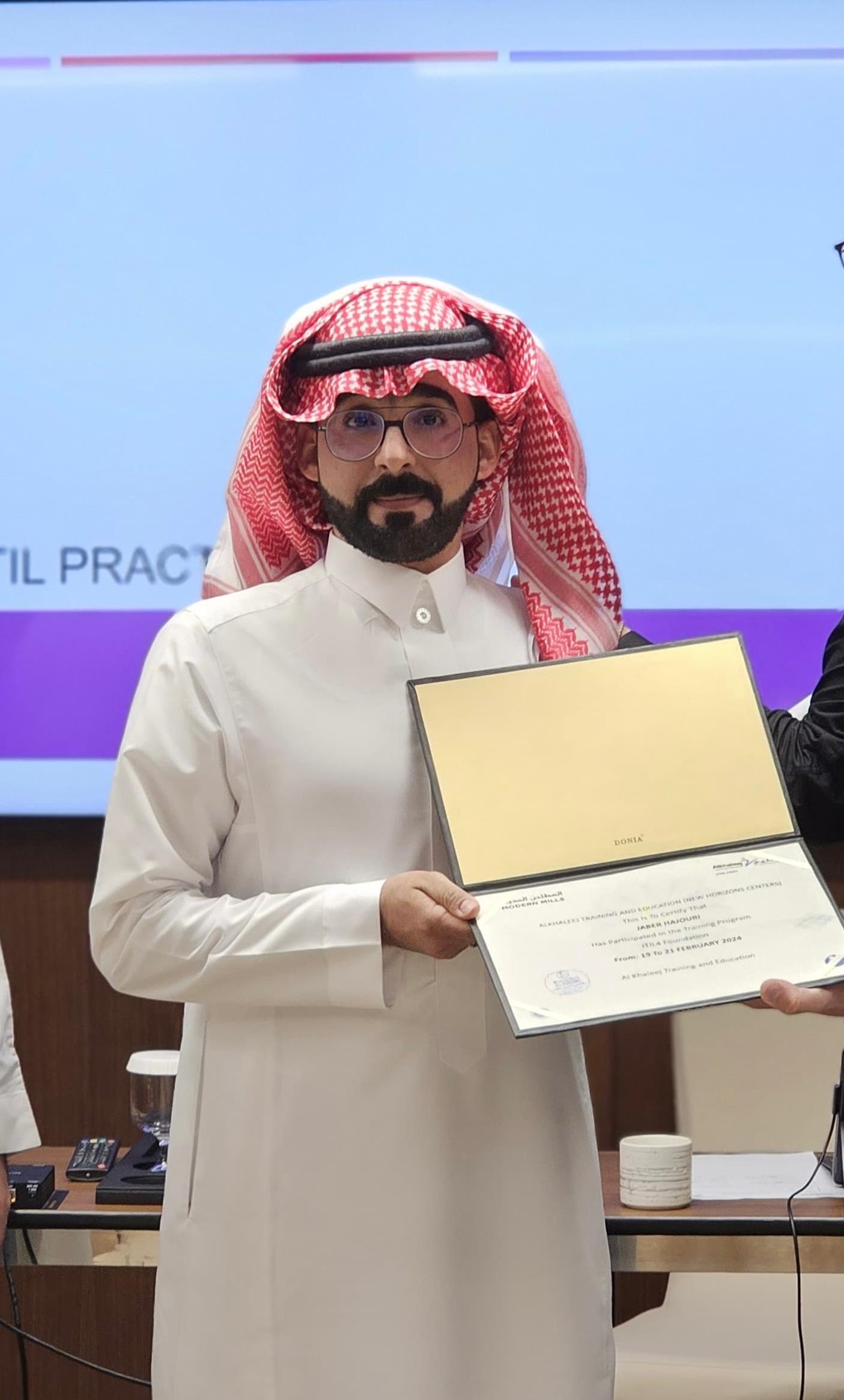 المهندس جابر حجوري.. من هندسة الإلكترونيات إلى قيادة التحول الرقمي