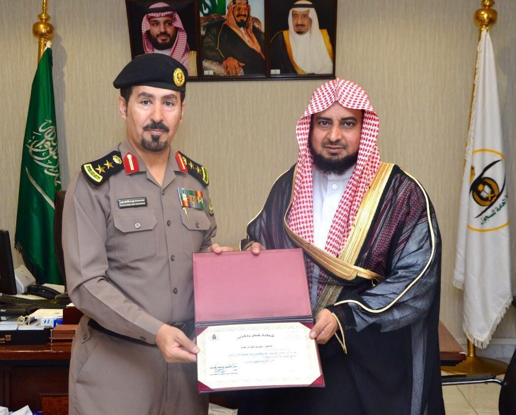 الأستاذ علي آل مطري.. مسيرة علمية ومجتمعية حافلة بالعطاء والإنجاز في عسير