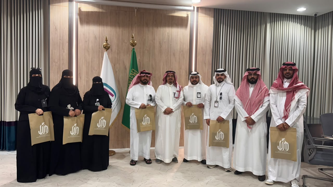نادي سمو الإعلامي يزور جمعية «آمال» بعسير لبحث آفاق التعاون