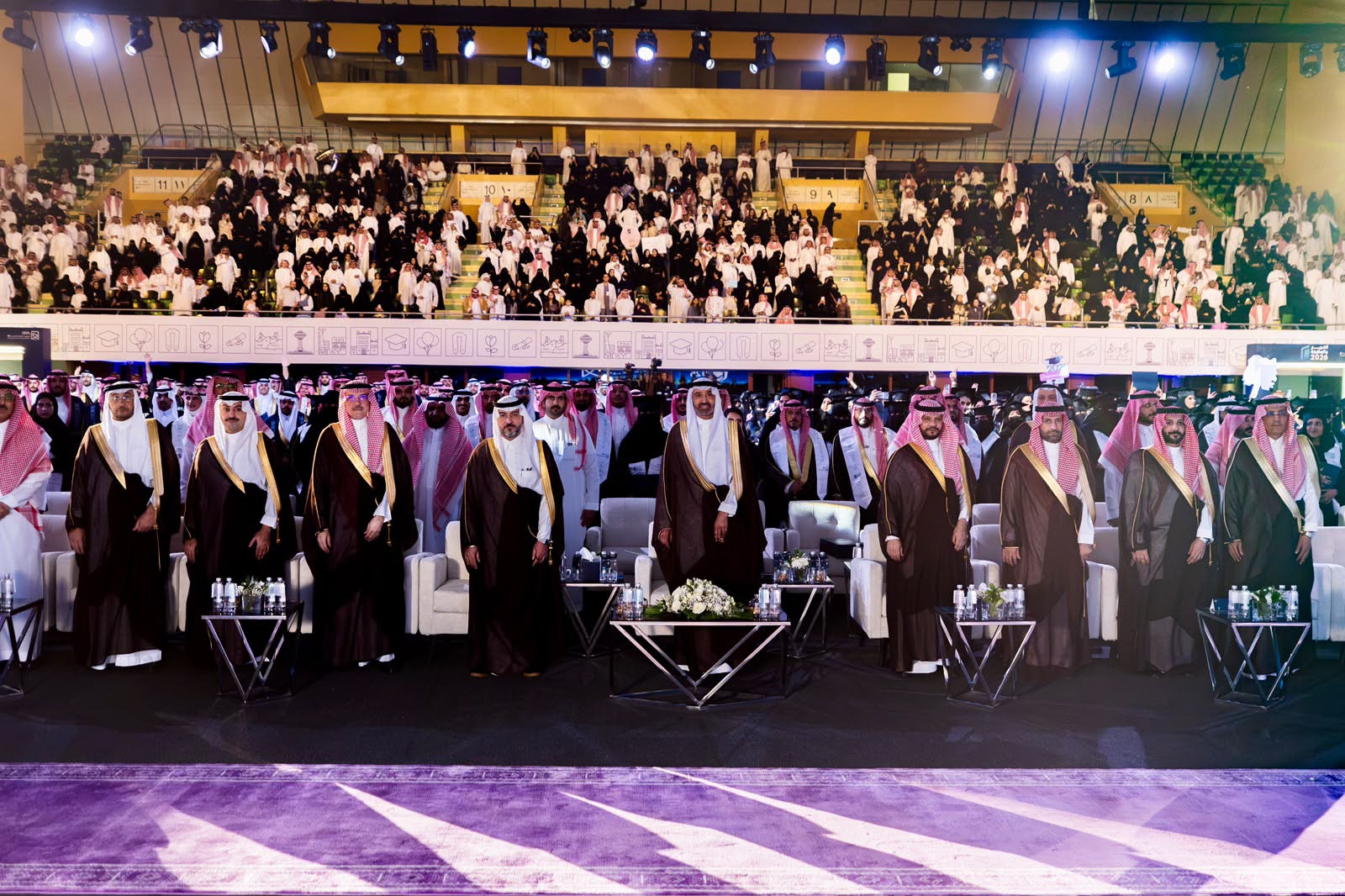 برعاية وحضور وزير الموارد البشرية… معهد الإدارة العامة يحتفي بـ 1055 خريجًا وخريجة في الرياض