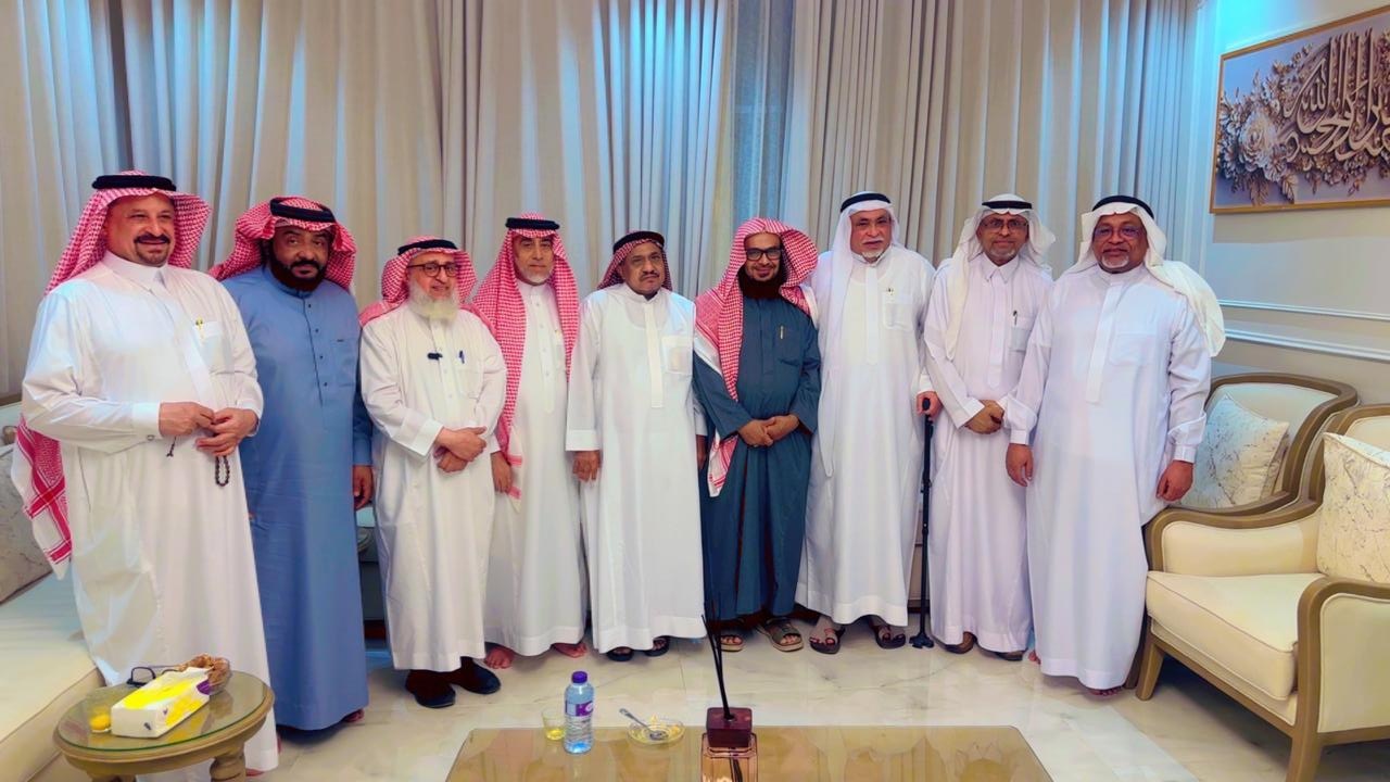 المكتب التعريفي للمتقاعدين بمحافظة أبو عريش يعقد اجتماعه الدوري
