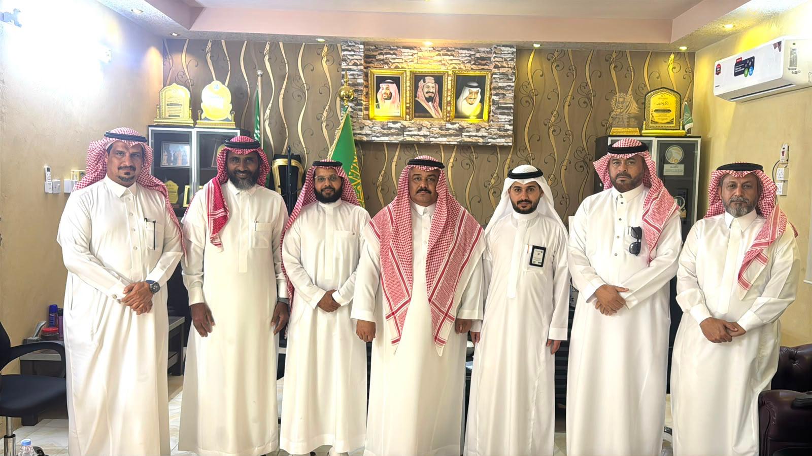 بيئة القنفذة تبحث تعزيز التعاون مع مركز ثلاثاء الخرم ببني عيسى