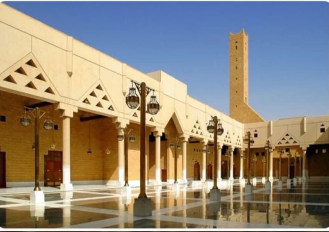 الصلاة والصدقة.. سلاح المؤمن إذا اشتدت الخطوب