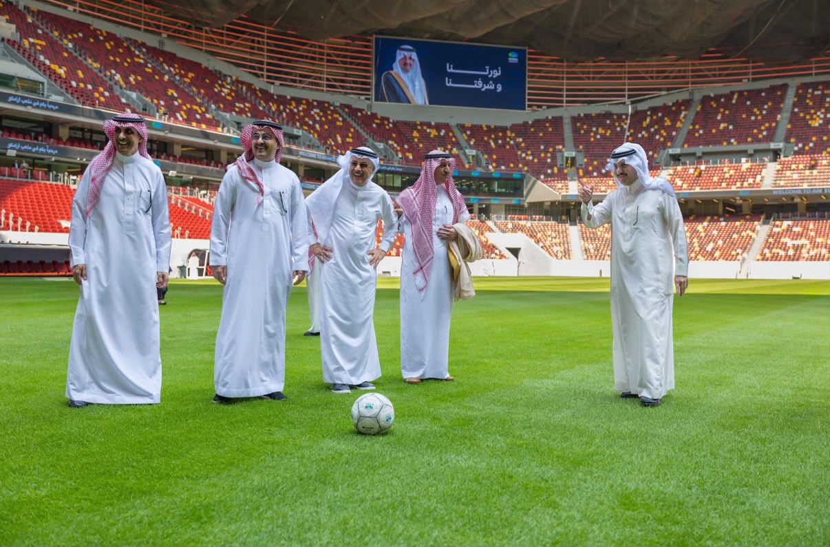 أمير الشرقية يطّلع على مستجدات ملعب أرامكو بالخبر