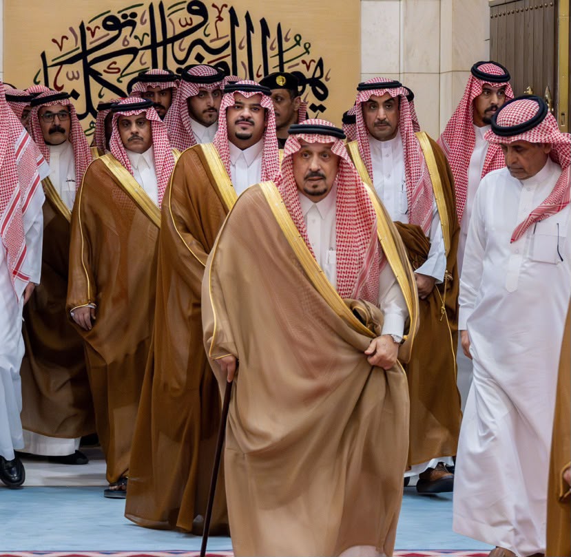 سمو أمير منطقة الرياض يستقبل محافظ شقراء والداعمين والمشاركين في مهرجان فلفل شقراء