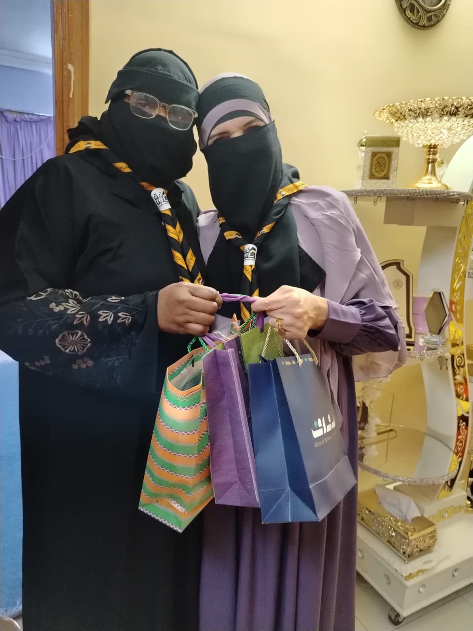 كشافة شباب مكة تحتفل بالقائدة الإعلامية نورية الشيباني وتكرمها في أجواء مفعمة بالمحبة والتعاون والصداقة 