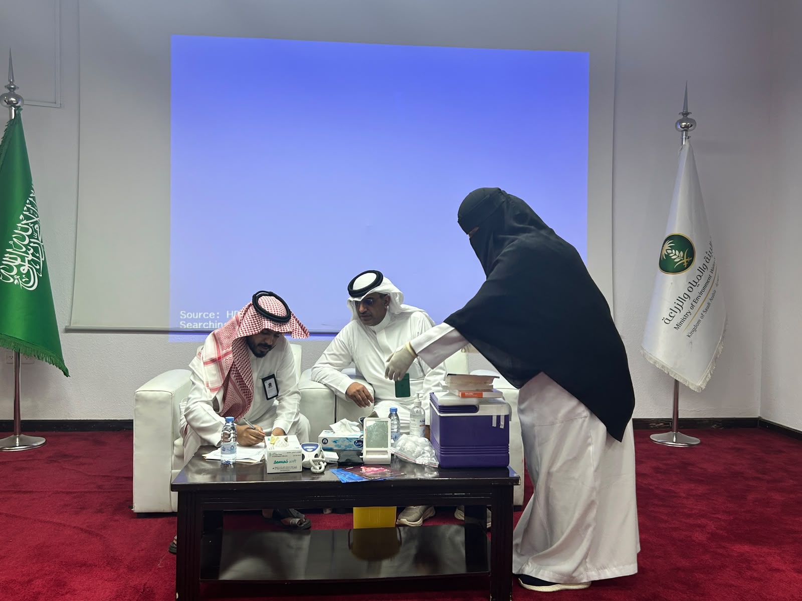فرع وزارة البيئة والمياه والزراعة بالباحة ينفذ فعالية توعوية وصحية بالتعاون مع تجمع الباحة الصحي