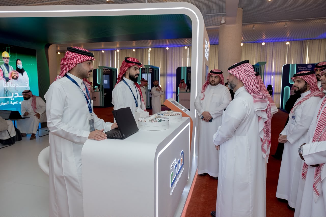 في نسخته الثلاثين.. مدير عام معهد الإدارة العامة يفتتح معرض الخريج والوظيفة