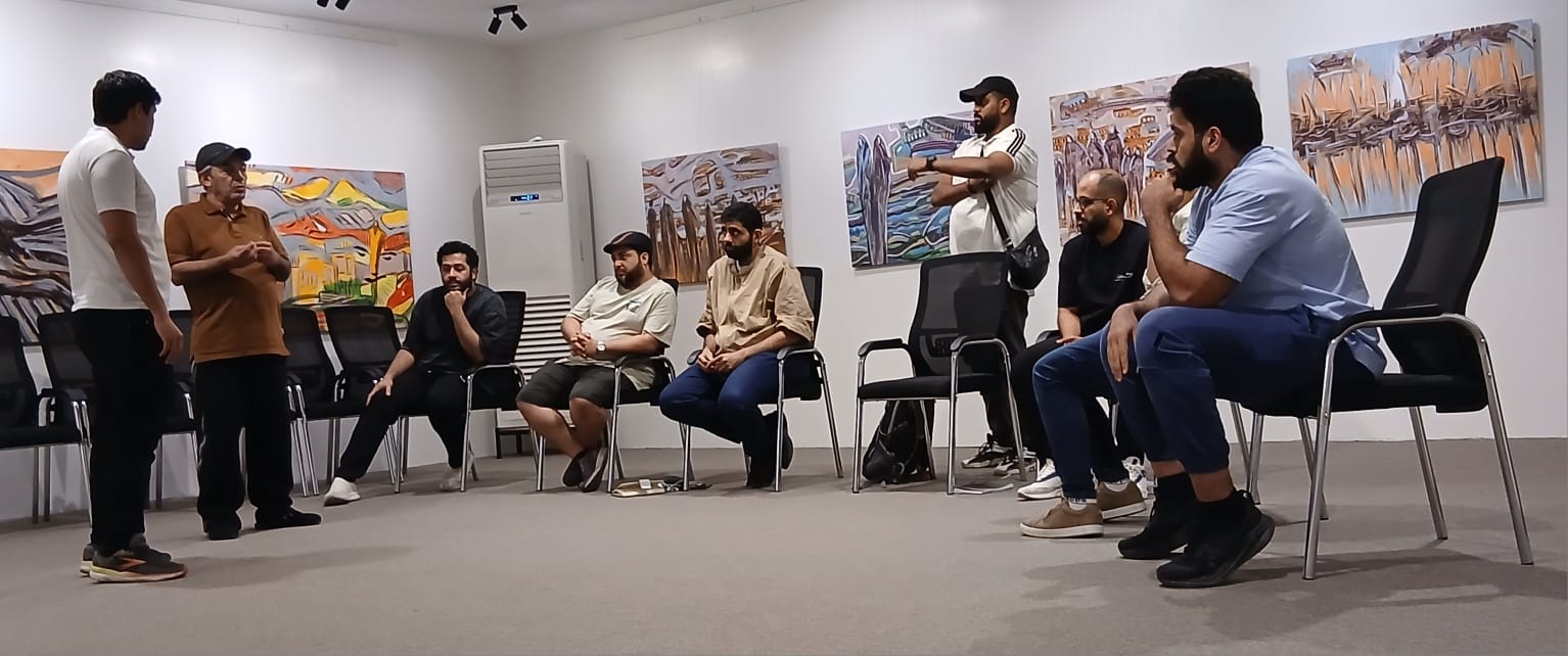 علاء مرسي يدشّن دورة تدريبية بمركز ( ينير الكون )
