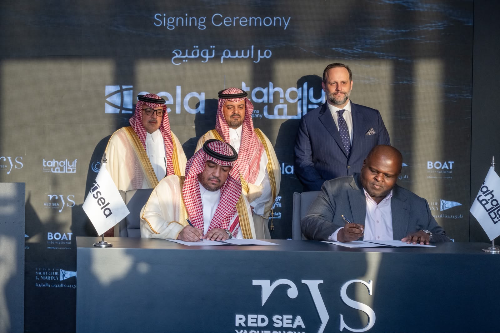 نائب أمير منطقة مكة المكرمة يشهد مراسم توقيع إتفاقية لإستضافة معرض البحر الأحمر لليخوت