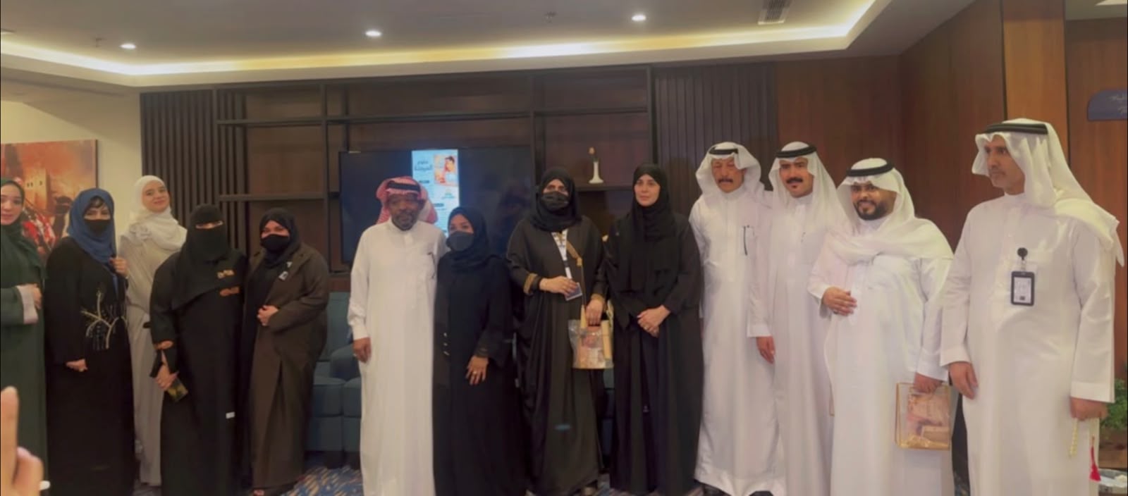 ( علوم المرجلة) من الحبر إلى المنصّة.. نادي الريادة الأدبية يحتفي بأولى خطوات أشواق أبو سيف في عالم التأليف