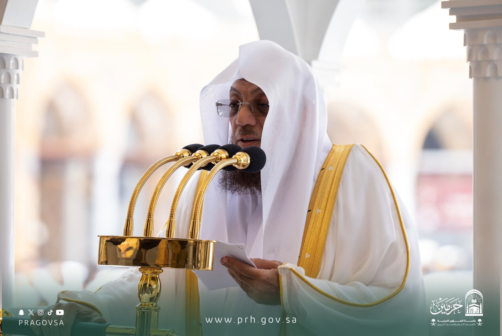 الشيخ أسامة بن خياط يوصي المسلمين في خطبة الجمعة بالمسجد الحرام بتقوى الله